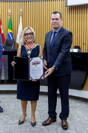 Presidente do TRE-SC com Medalha do Mérito | Foto: Luciano Nunes